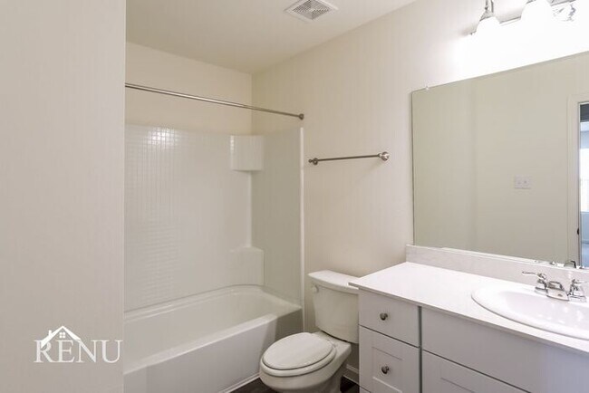 Building Photo - 1317 Escondido Dr