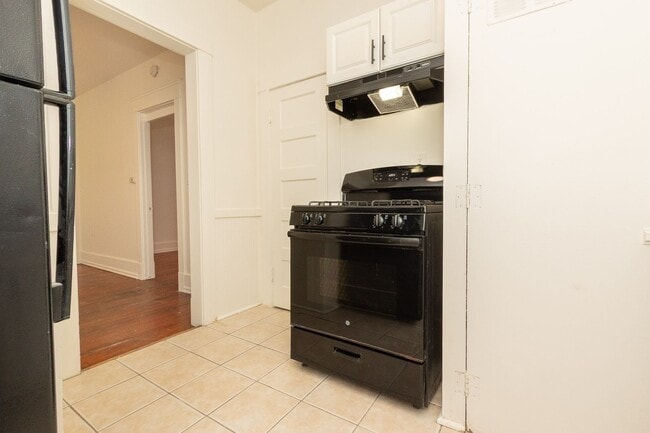 Building Photo - Charming 1-Bed/1-Bath Unit One Block from the Heart of Barrio Logan! $1000 DEPOSIT!