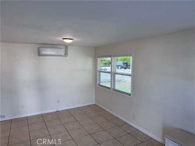 Building Photo - 364 16th Pl
