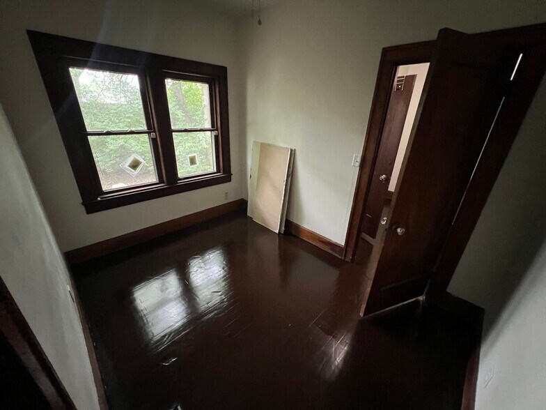 Bedroom/Office 1st Floor - 1235 Tecumseh St