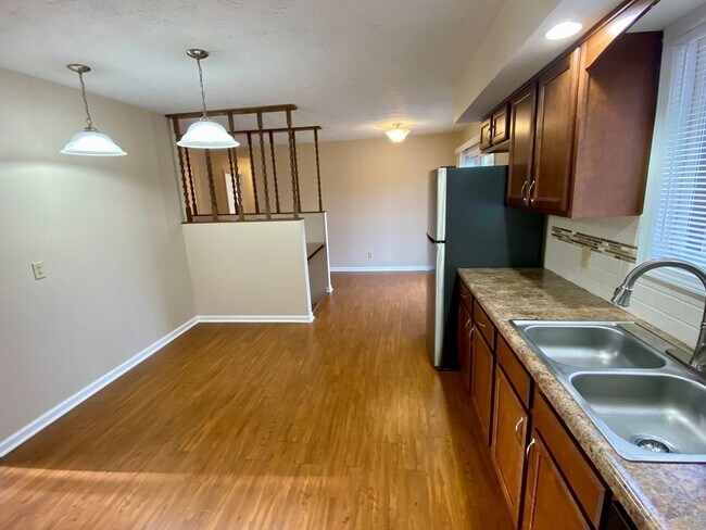 Building Photo - 3925 Halehaven Dr