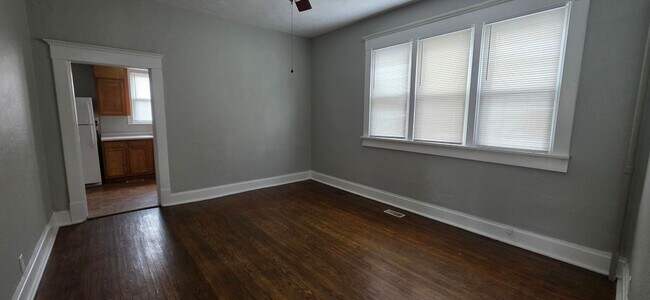 Building Photo - 223 E 11th St