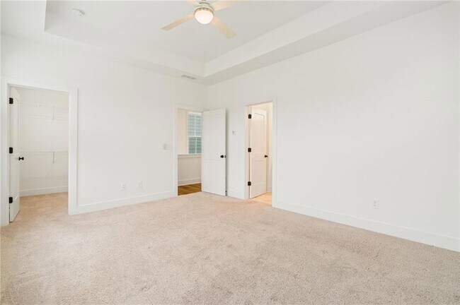 Building Photo - 102 Pinecone Pkwy