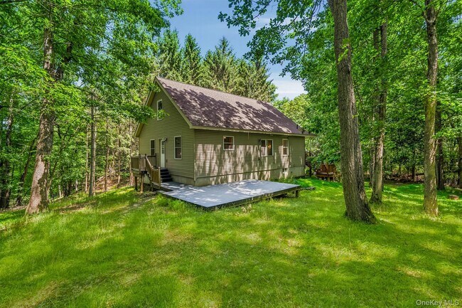 Building Photo - 131 Hill Rd