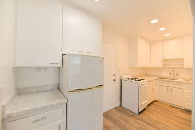 Building Photo - 217 Avenida Cabrillo