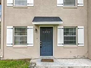 Building Photo - 4223 Parkside Dr