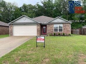 Building Photo - 2064 Fern Valley Dr