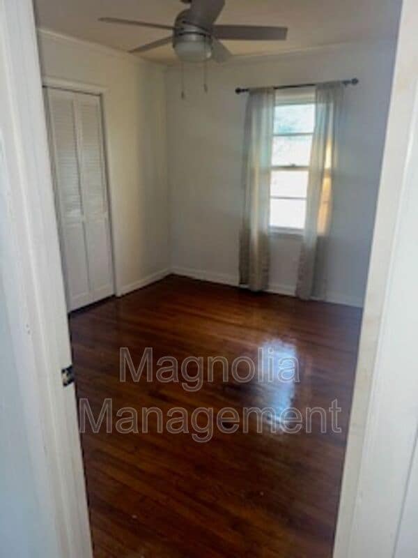 Building Photo - 471 Shepard Rd