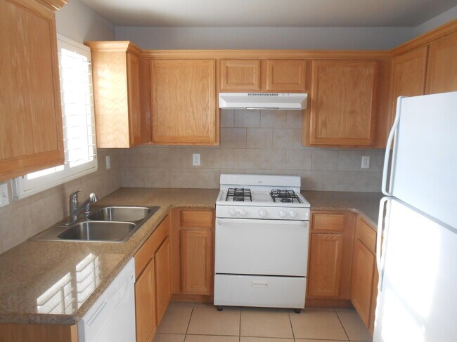 Building Photo - 10021 Railroad Dr