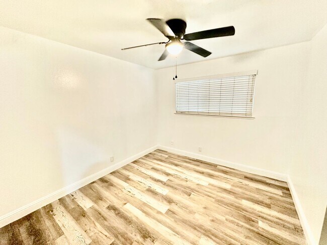 Building Photo - Charming Northwest Fresno 3/2