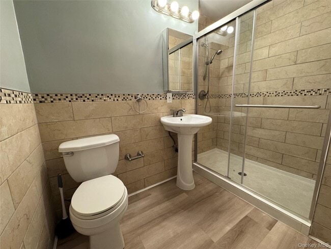 Building Photo - 6 Charlotte Mews