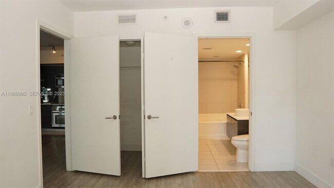 Building Photo - 31 SE 6th St