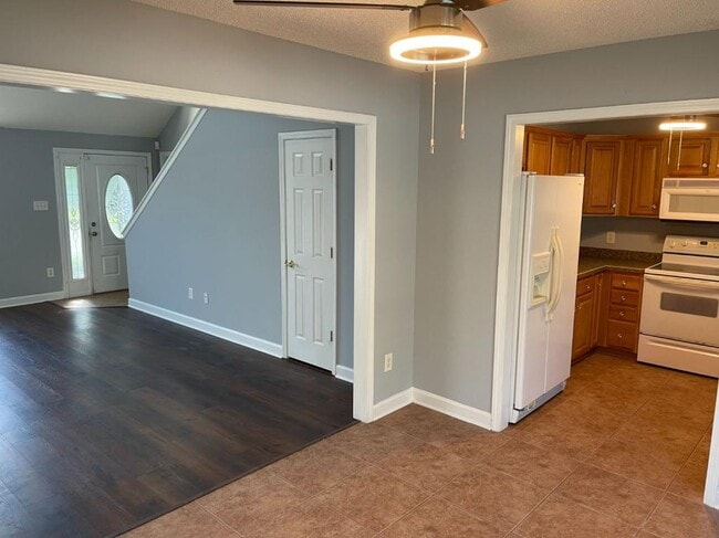 Building Photo - 216 La Patos Dr