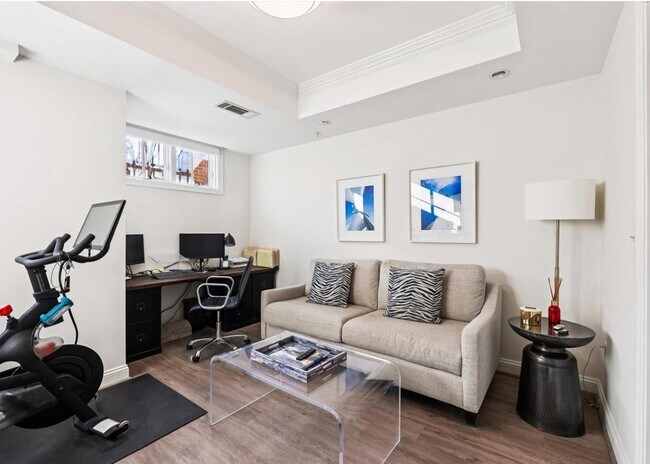 Building Photo - Georgetown Style with Garage PARKING