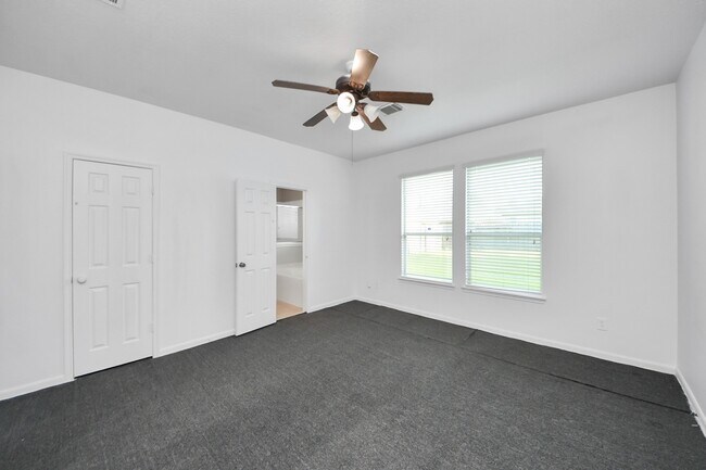 Building Photo - 21738 Sierra Long Dr