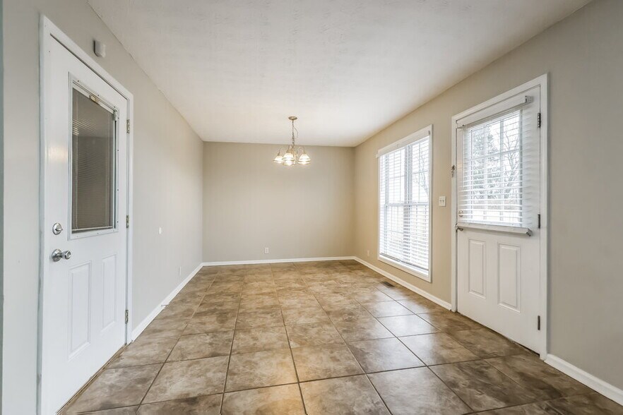 Building Photo - 90 Hillwood Dr