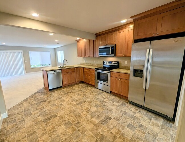 Building Photo - Lake City 3 bedroom Rambler Townhome with ...