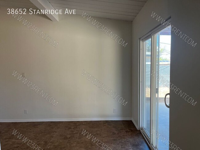 Building Photo - 38652 Stanridge Ave