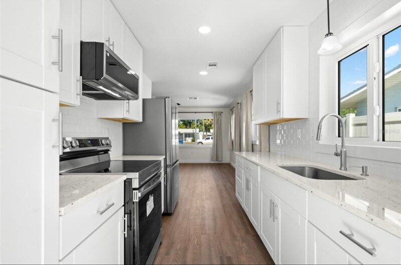 Building Photo - 185-187 38th Ave SE