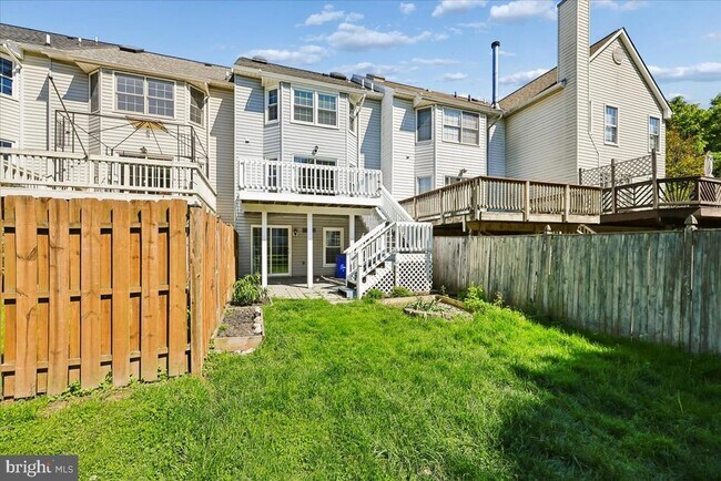 Building Photo - 6630 Commodore Ct