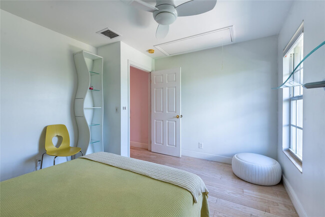 Building Photo - 2999 Banyan Rd