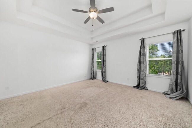 Building Photo - 2108 Charmond Dr