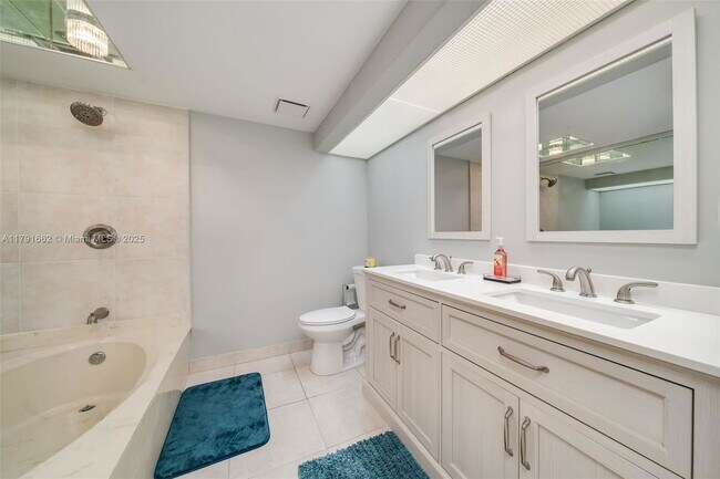 Building Photo - 7400 Radice Ct