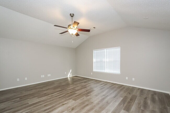 Building Photo - 10229 Winkler Dr