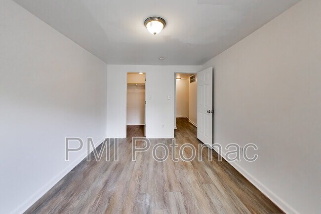 Building Photo - 9391 Chadburn Pl