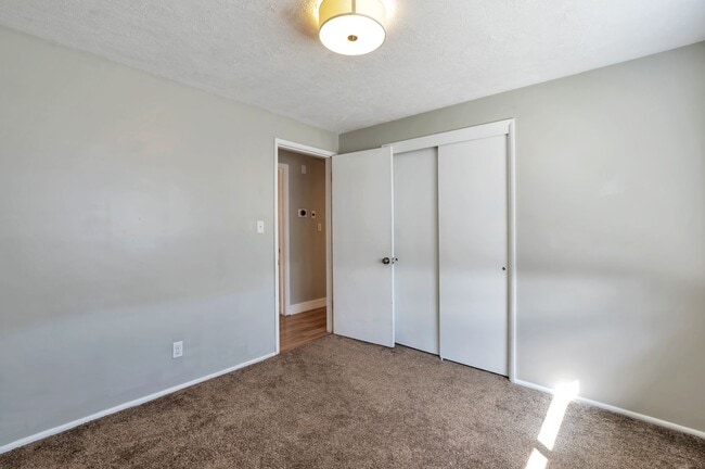 Building Photo - Simmons Duplex