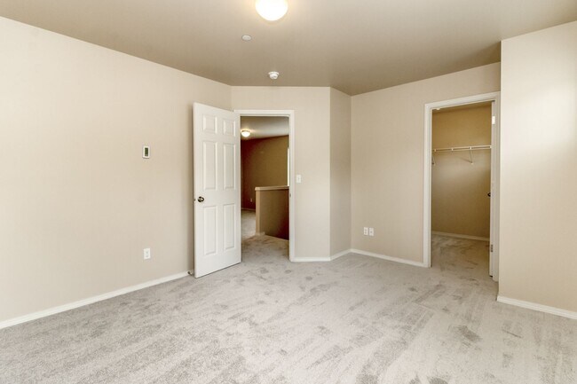 Building Photo - 1360 Sinclair Dr
