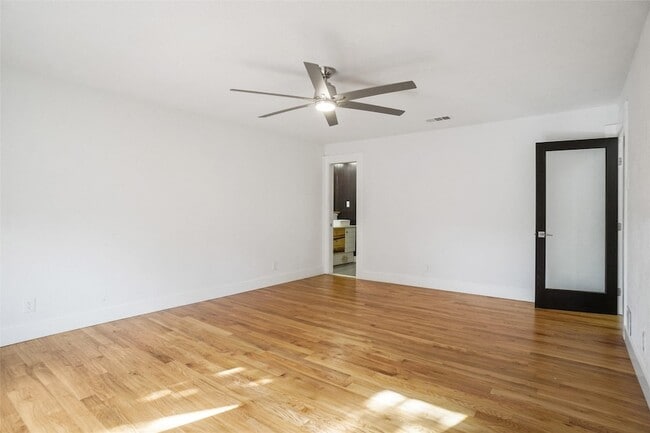 Building Photo - 7216 Langley Ct