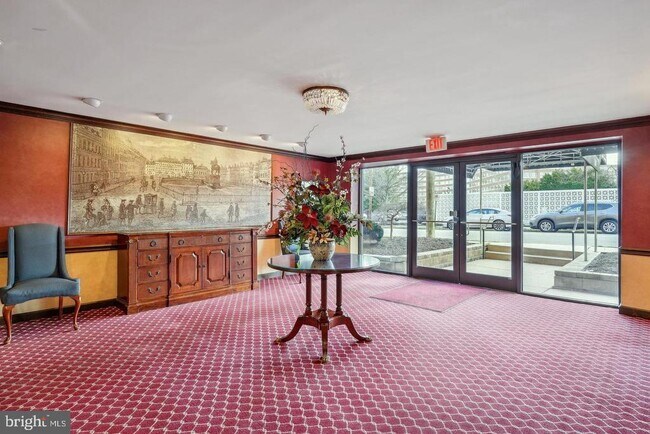 Building Photo - 1300 S Arlington Ridge Rd