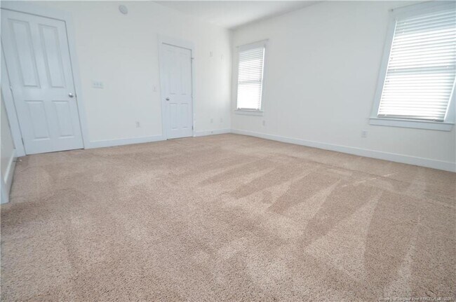 Building Photo - 1164 Trentini Ave