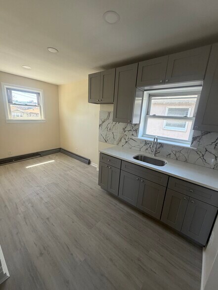 Building Photo - 16831 105th Ave