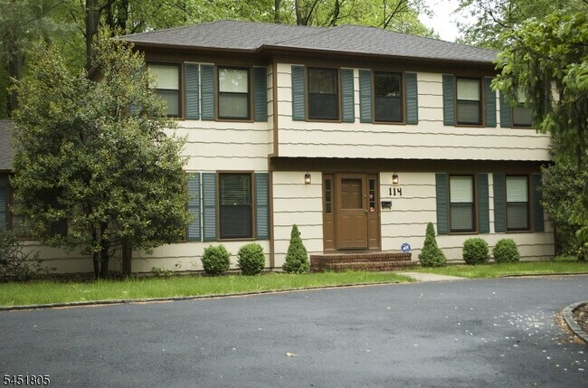 Building Photo - 114 Mountain Ave