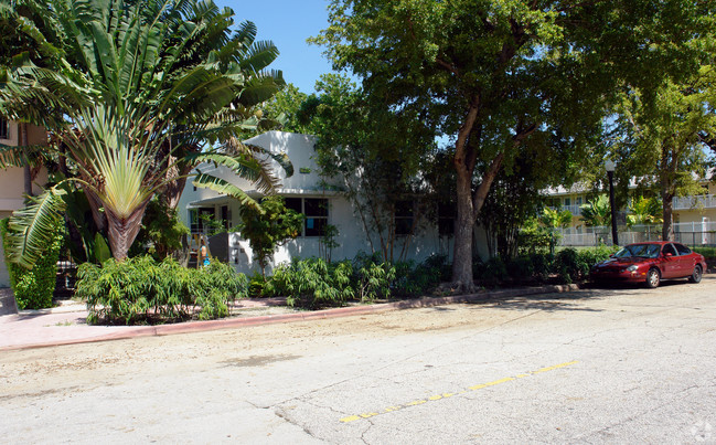 Building Photo - The Met South Beach