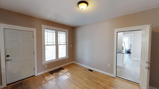 Building Photo - 702 Emmet St