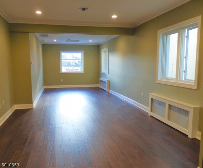 Building Photo - 36 Main St