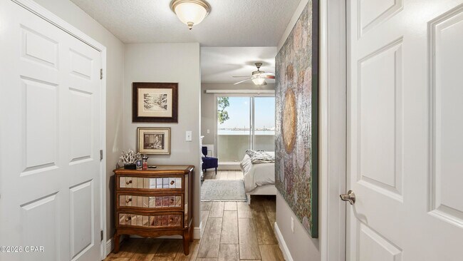 Building Photo - 2400 Grandiflora Blvd