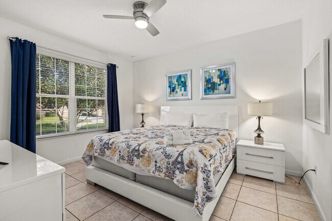 Building Photo - 4140 Oak Tree Dr