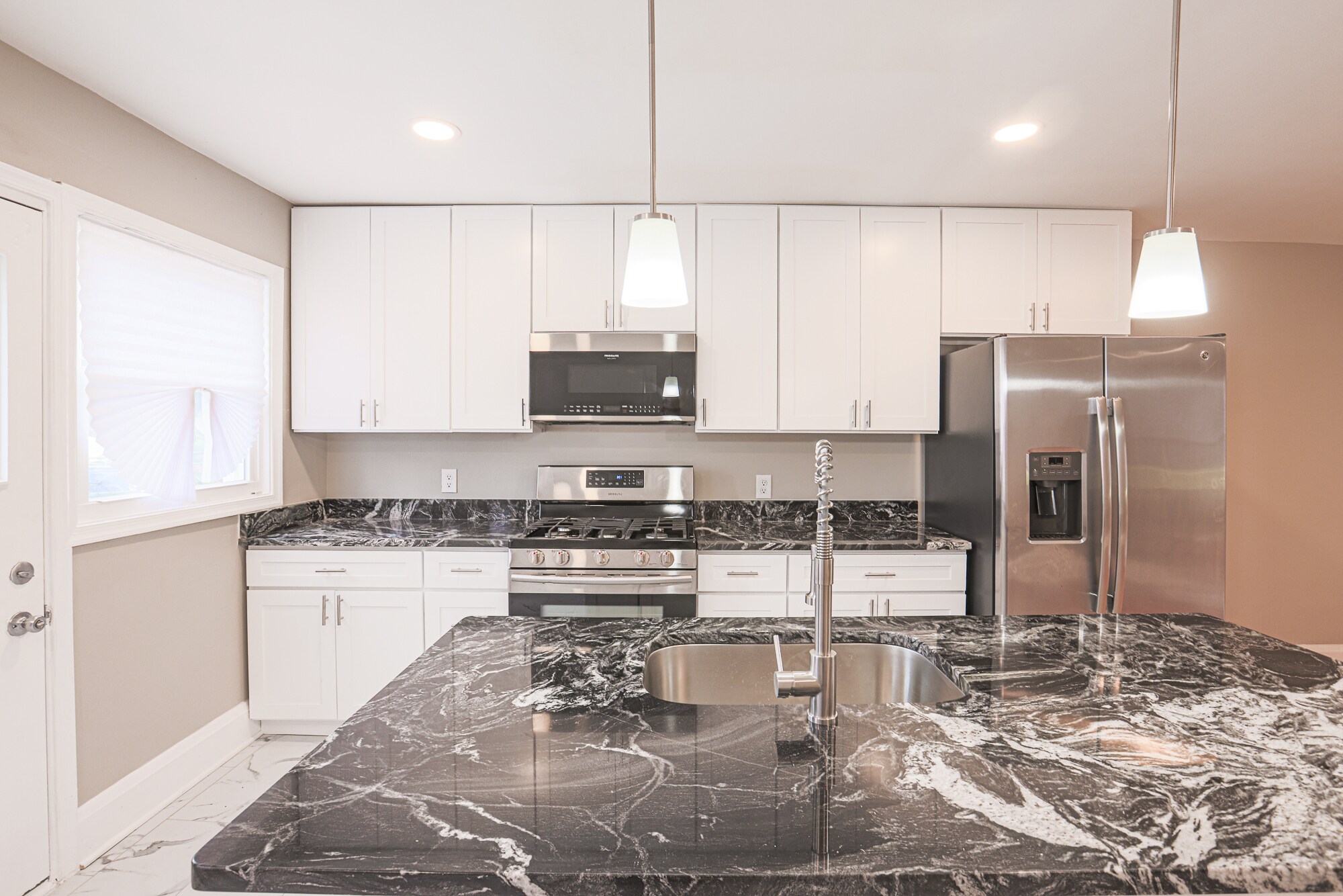 Building Photo - 130 Reedbird Ave