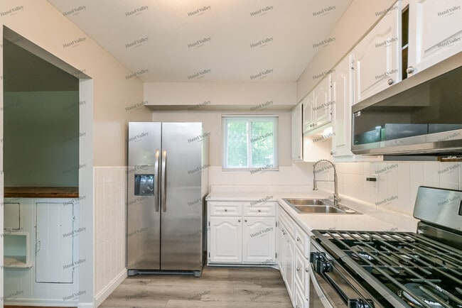 Building Photo - 7012 Marlac Dr