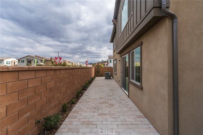 Building Photo - 2290 Yuzu St