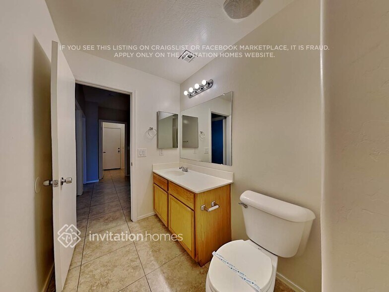 Building Photo - 2628 W Tamarisk Ave