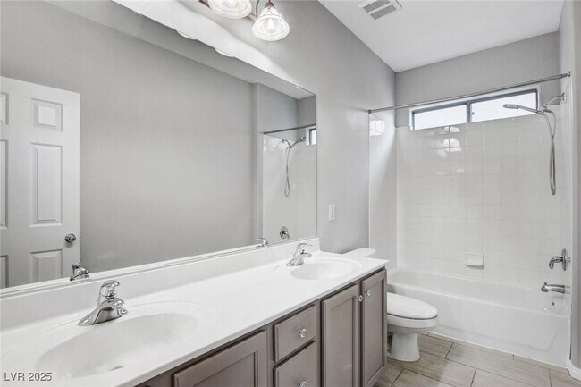 Building Photo - 5643 Almocita Ct