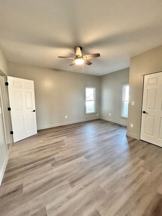 Building Photo - Two Bed, One Bath House