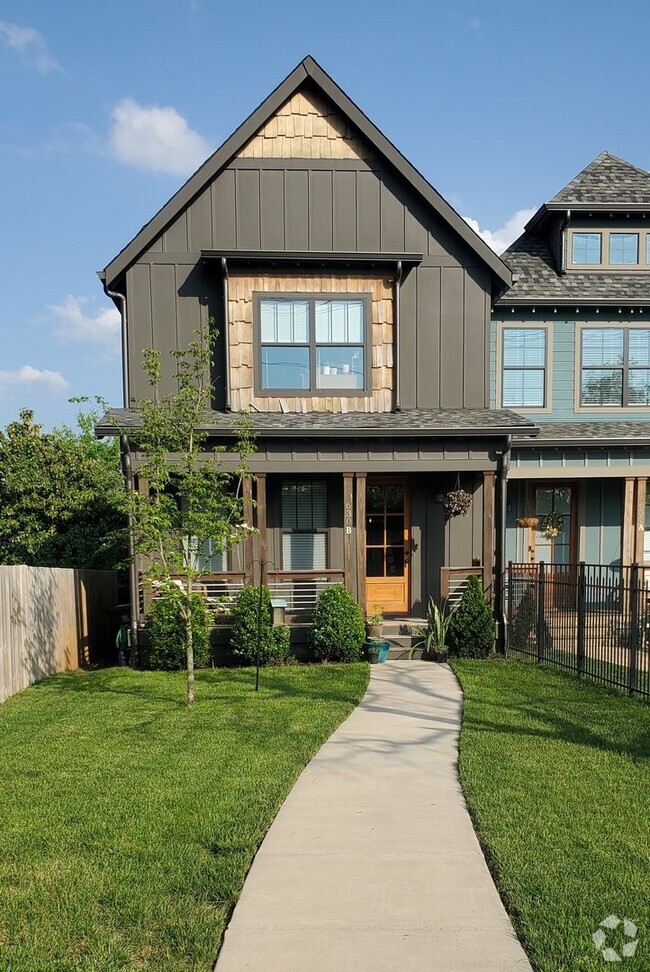 Building Photo - Spacious 4-Bedroom Home in Prime Location