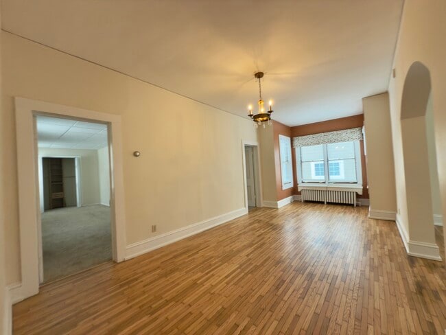 Building Photo - 717 Warner Ave