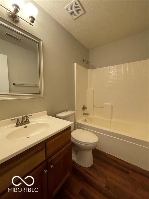 Building Photo - 1631 River Shore Pkwy